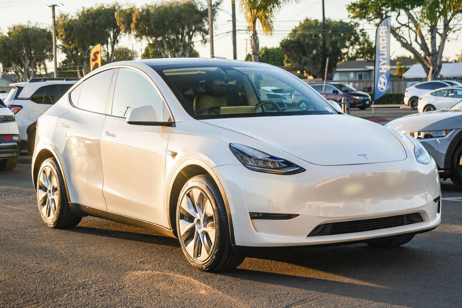 Used 2022 Tesla Model Y Long Range AWD/4WD image 4
