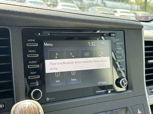 Used 2020 Toyota Sienna XLE image 20