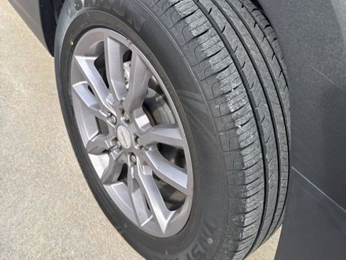 Used 2024 GMC Terrain SLT image 10