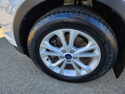 Used 2018 Ford Escape SE w/ Ford Safe & Smart Package image 45