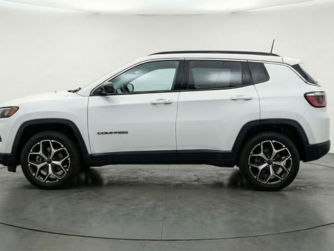 Used 2025 Jeep Compass Limited image 5