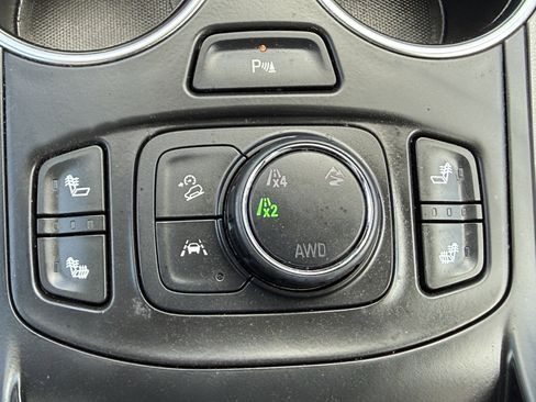 Used 2024 GMC Terrain SLT w/ Infotainment Package II AWD/4WD image 38