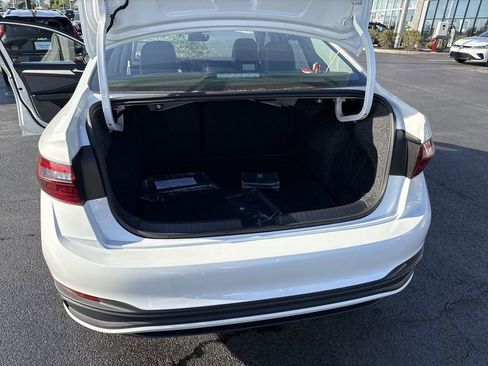 New 2026 Volkswagen Jetta SE FWD image 41
