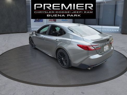 Used 2025 Toyota Camry SE FWD image 6
