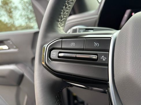 New 2024 Chevrolet Colorado LT w/ LT Convenience Package II image 17