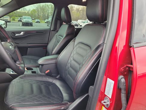 Used 2024 Ford Escape ST-Line Elite w/ Premium Technology Package image 19