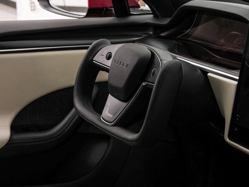 Used 2021 Tesla Model S Plaid image 21