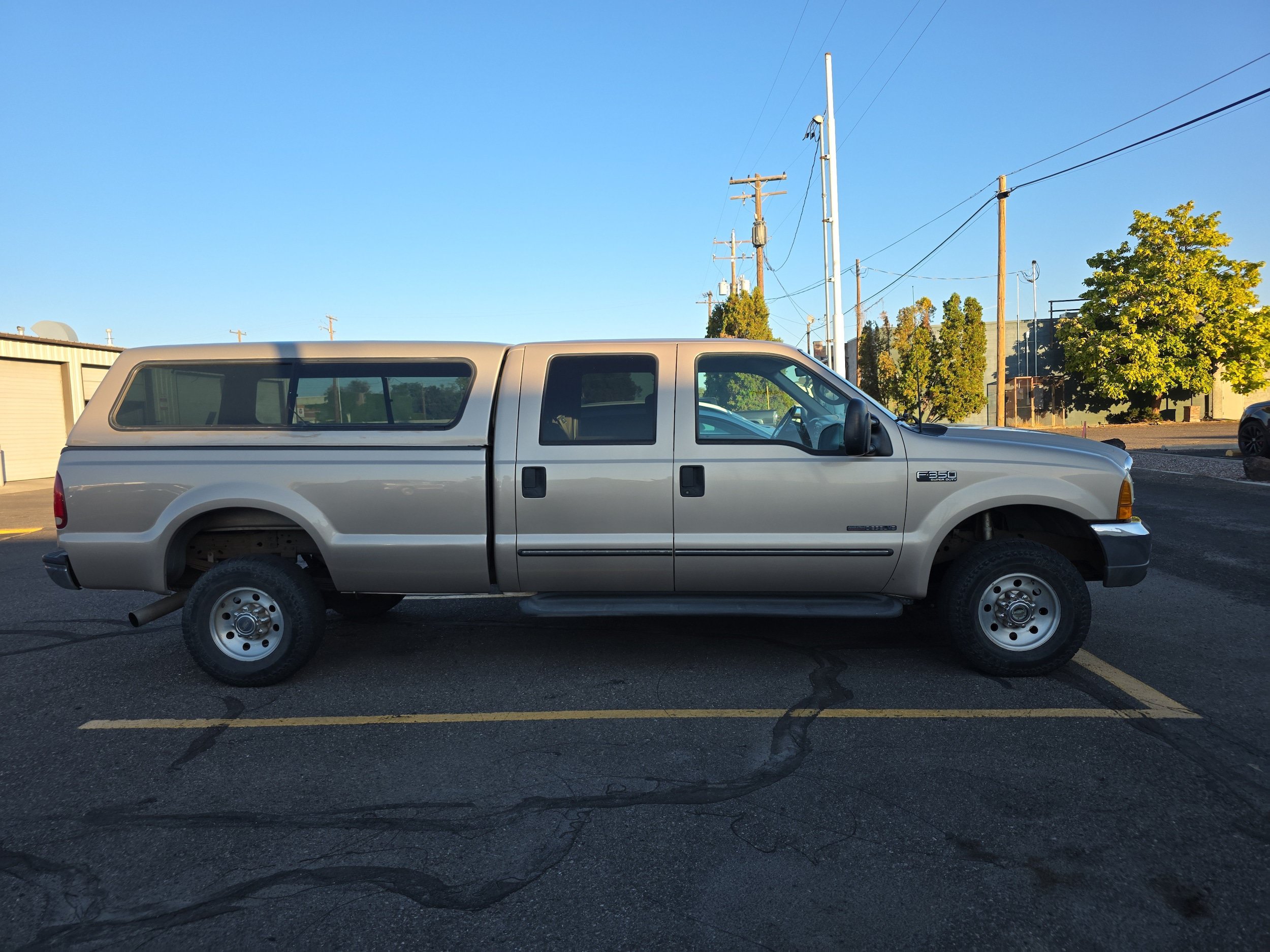 Used 1999 Ford F350 4x4 Crew Cab Super Duty image 1