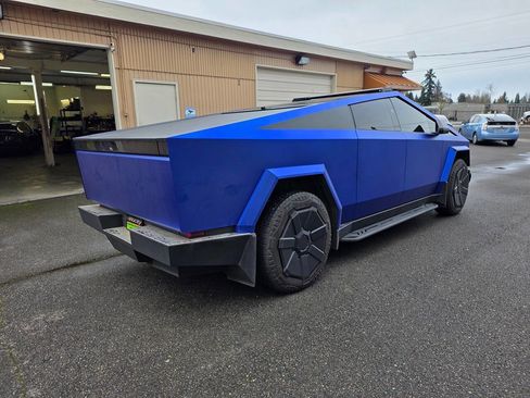 Used 2024 Tesla Cybertruck AWD Crew Cab image 7