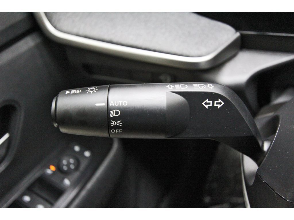 Used 2026 Nissan Kicks SV FWD image 16