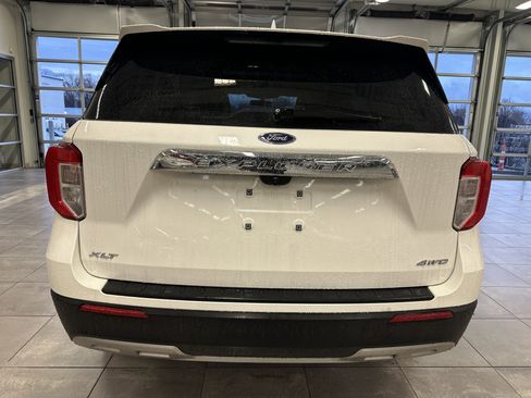Used 2023 Ford Explorer XLT w/ Equipment Group 202A image 12