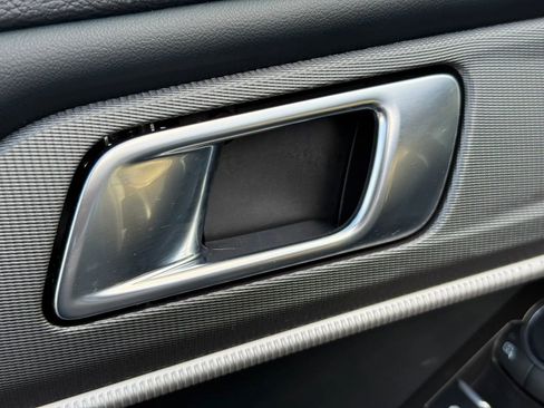 Used 2025 Ford Explorer ST-Line w/ ST-Line Street Pack image 20