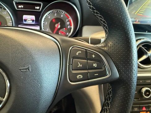 Used 2017 Mercedes-Benz GLA 250 image 16