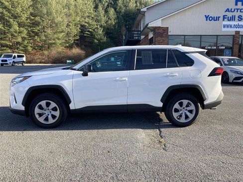 Used 2024 Toyota RAV4 LE AWD/4WD image 8