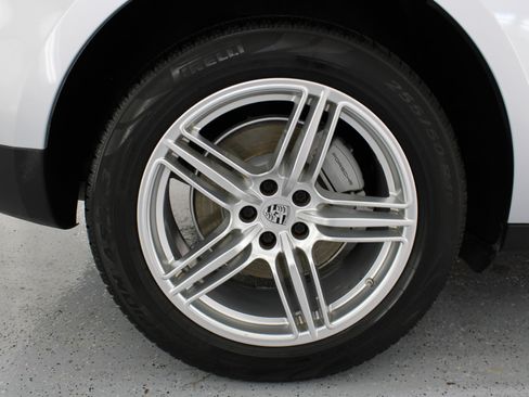 Used 2017 Porsche Macan S image 81