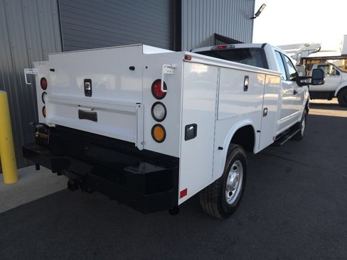 Used 2017 Ford F250 XL w/ Power Equipment Group AWD/4WD image 7