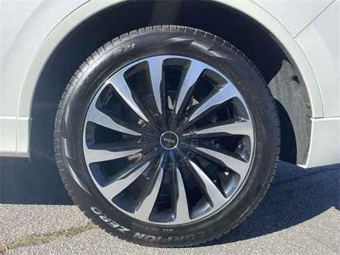 Used 2020 Lincoln Aviator Black Label Grand Touring w/ Class IV Trailer Tow Package image 9