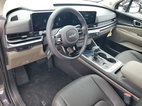 New 2026 Kia Carnival FWD image 6