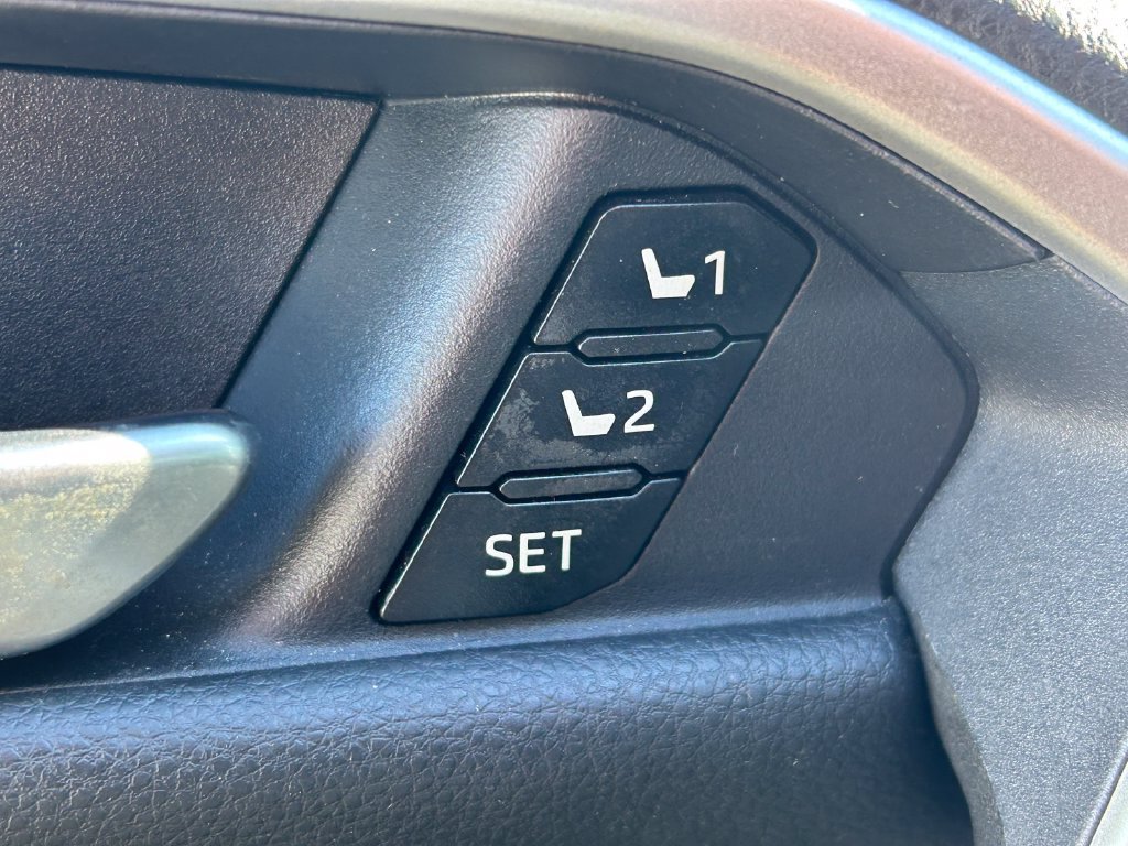 Certified 2021 Toyota RAV4 Limited AWD/4WD image 26
