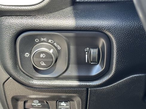 Used 2021 RAM 1500 Big Horn AWD/4WD image 32