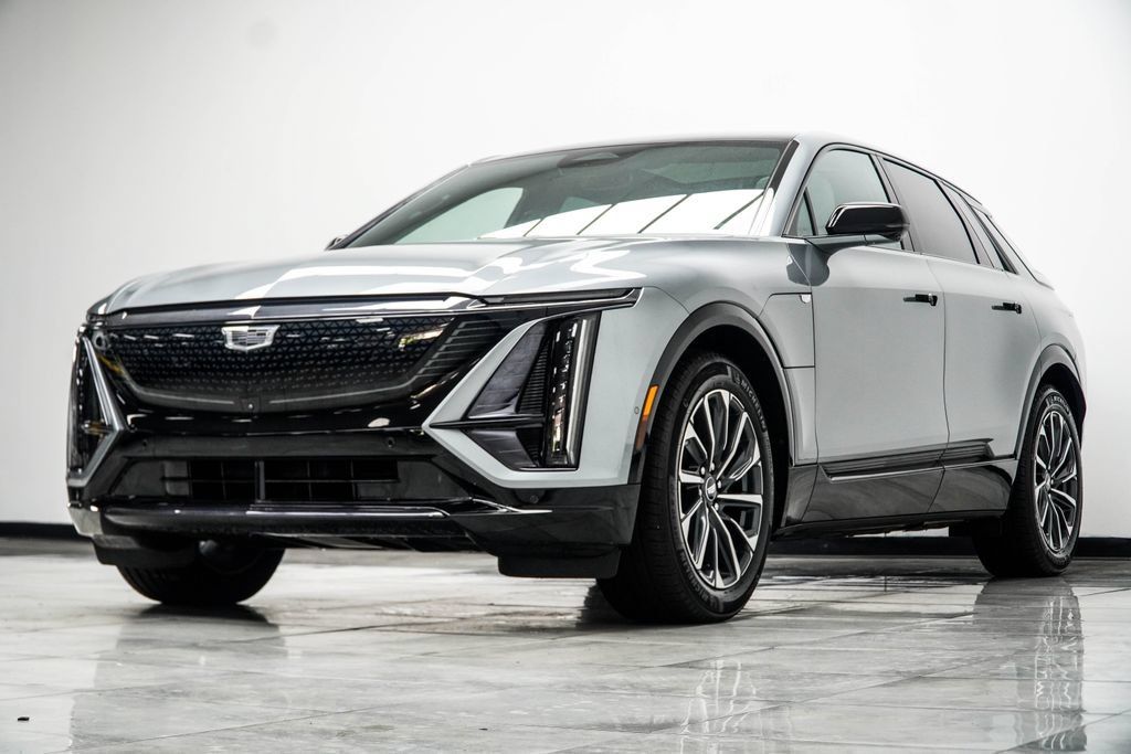 Used 2024 Cadillac Lyriq Sport AWD/4WD image 10