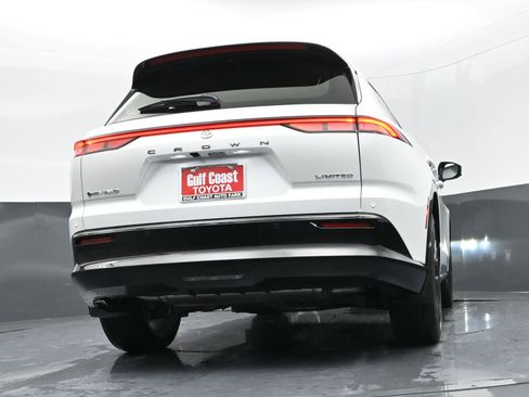 New 2025 Toyota Crown Signia image 30