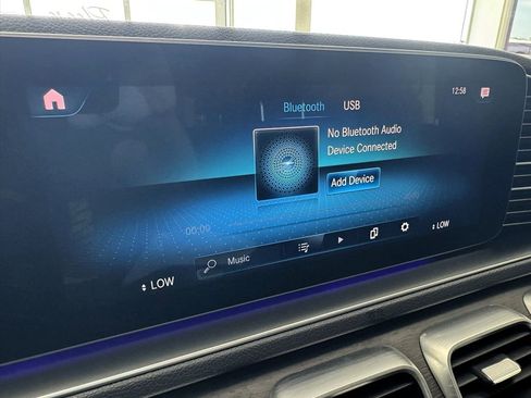 Used 2020 Mercedes-Benz GLE 350 4MATIC w/ Premium Package image 29