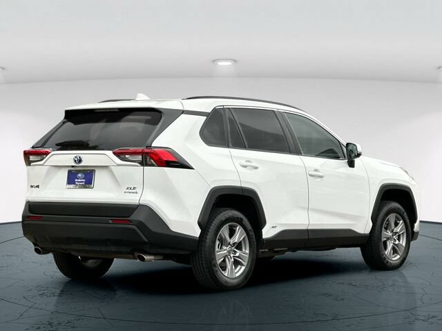 Used 2022 Toyota RAV4 XLE w/ Convenience Package AWD/4WD image 6