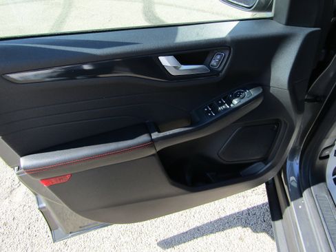 Used 2024 Ford Escape ST-Line w/ Tech Pack #1 AWD/4WD image 10