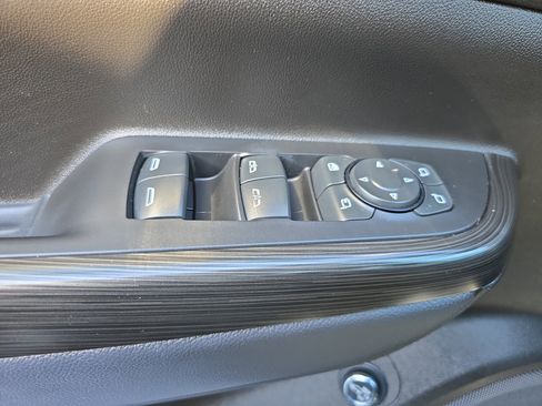 Used 2023 GMC Acadia SLT w/ Technology Package image 24