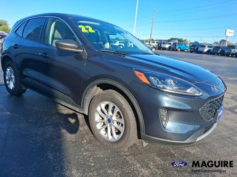 Used 2022 Ford Escape SE w/ Cold Weather Package AWD/4WD image 6