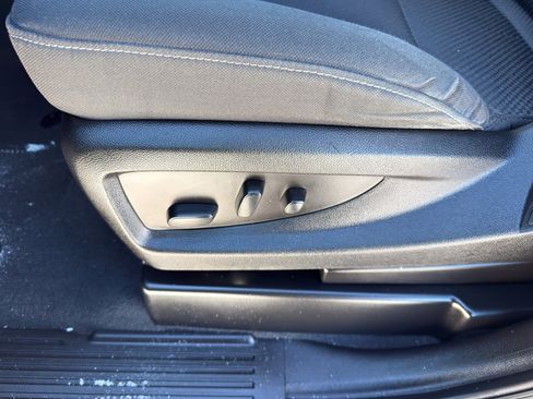 Used 2019 Chevrolet Silverado 1500 LD LT image 15