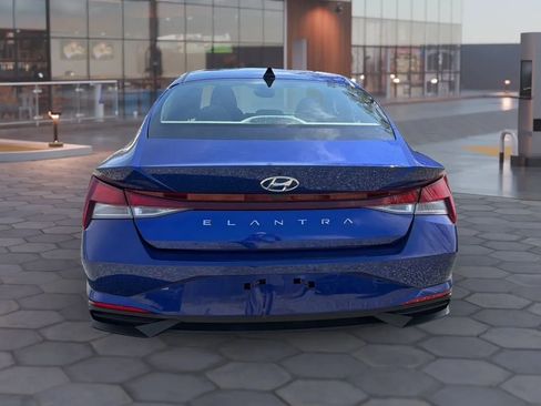Used 2023 Hyundai Elantra SE FWD image 10