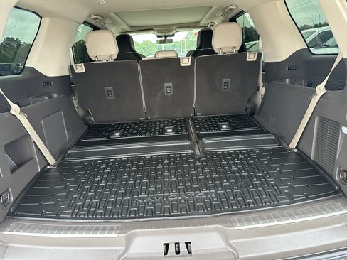 Used 2024 Lincoln Navigator Reserve AWD/4WD image 12