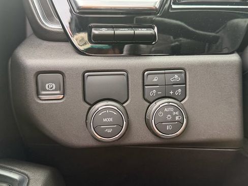 Used 2024 Chevrolet Silverado 1500 LTZ w/ Technology Package RWD image 31