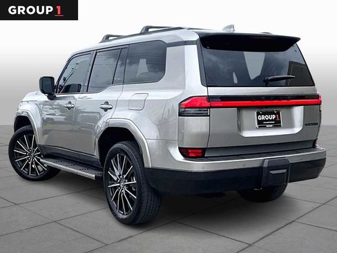 Certified 2025 Lexus GX 550 w/ Accessory Package (Z1) AWD/4WD image 11