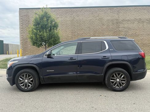 Used 2017 GMC Acadia SLT image 2