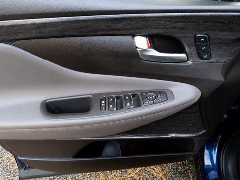 Used 2020 Hyundai Santa Fe Limited image 12