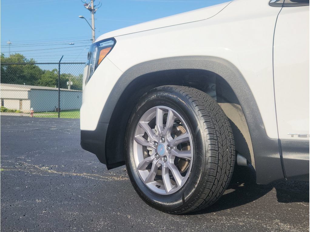Used 2024 GMC Terrain SLT w/ Tech Package AWD/4WD image 8