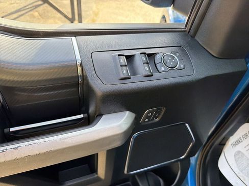 Used 2019 Ford F150 Lariat w/ Equipment Group 502A Luxury AWD/4WD image 16