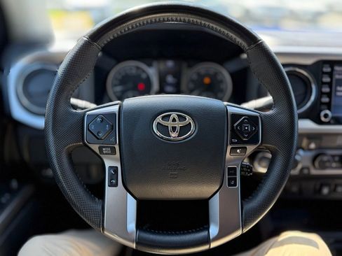 Used 2023 Toyota Tacoma SR5 AWD/4WD image 7
