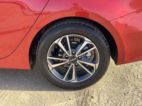 Used 2023 Kia Forte LXS FWD image 31