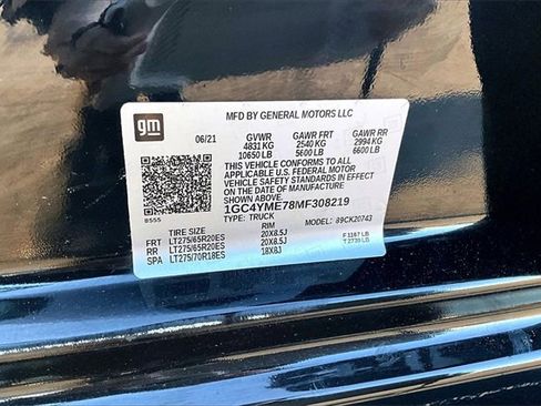 Used 2021 Chevrolet Silverado 2500 Custom w/ Custom Value Package image 32