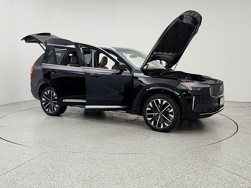 New 2026 Volvo XC90 B5 Plus w/ Protection Package image 10