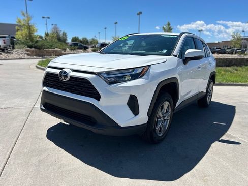 Used 2025 Toyota RAV4 XLE AWD/4WD image 3