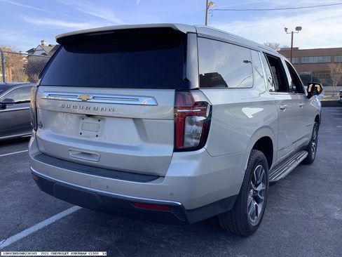 Used 2021 Chevrolet Suburban LS w/ Driver Alert Package image 4
