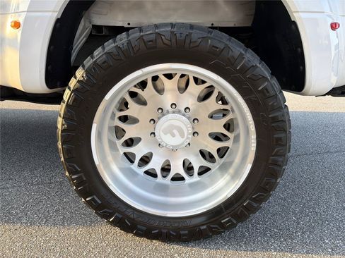 Used 2019 Ford F450 Platinum w/ Platinum Ultimate Package AWD/4WD image 19