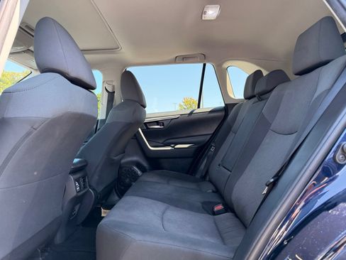 Used 2019 Toyota RAV4 XLE FWD image 27