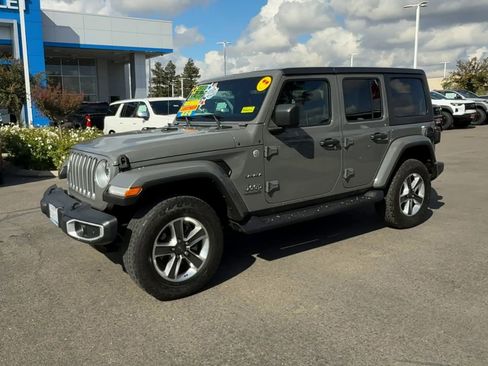Used 2021 Jeep Wrangler Unlimited Sahara w/ Uconnect 4C Nav & Sound Group image 3