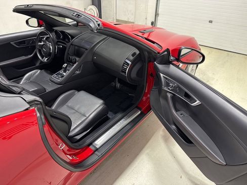 Used 2018 Jaguar F-TYPE Convertible image 37